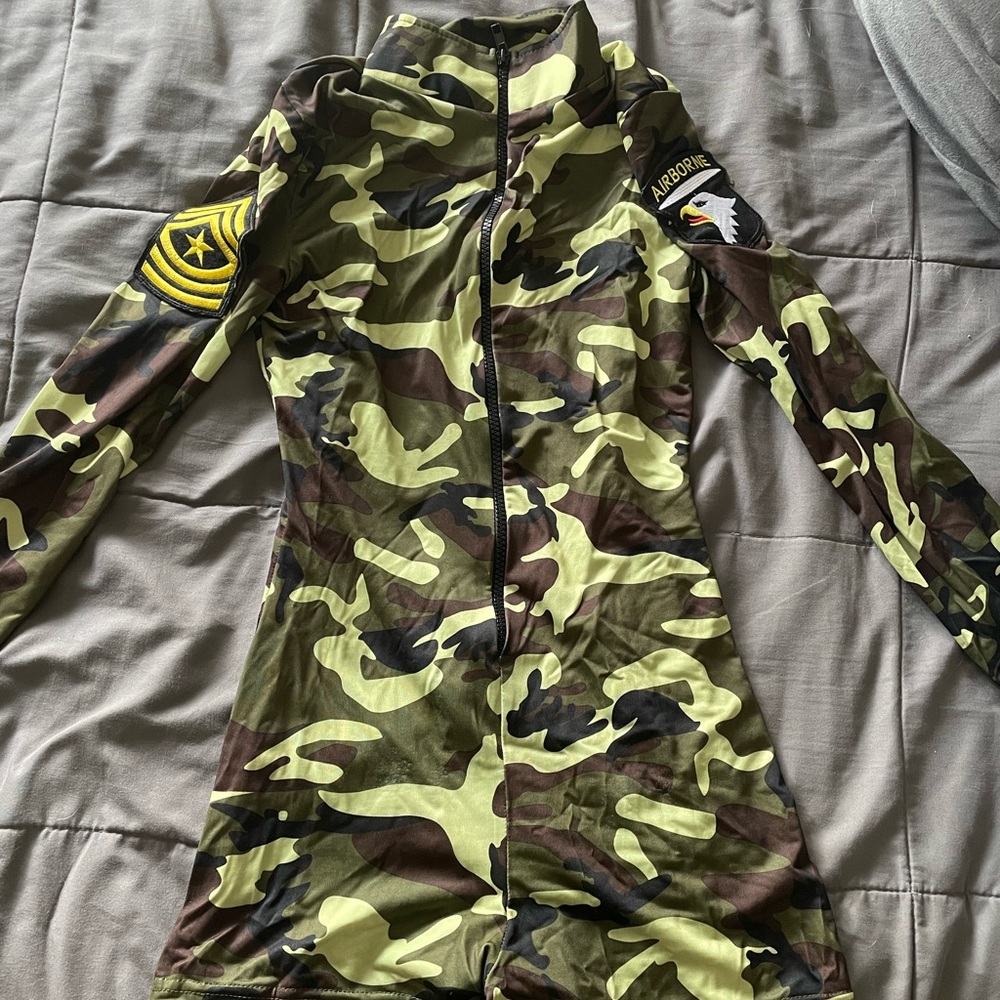 Costume